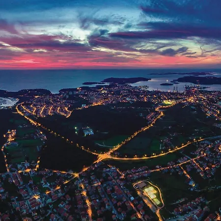 Apartamento Beautiful In With Wifi Pula