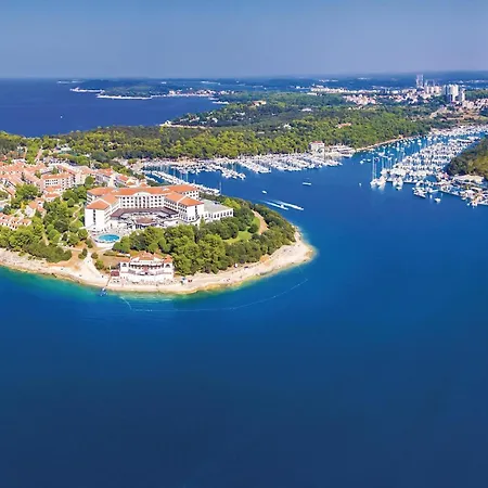 Stunning In With Wifi Пула